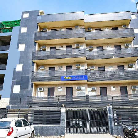 Fabhotel Model Town New Delhi Exterior photo